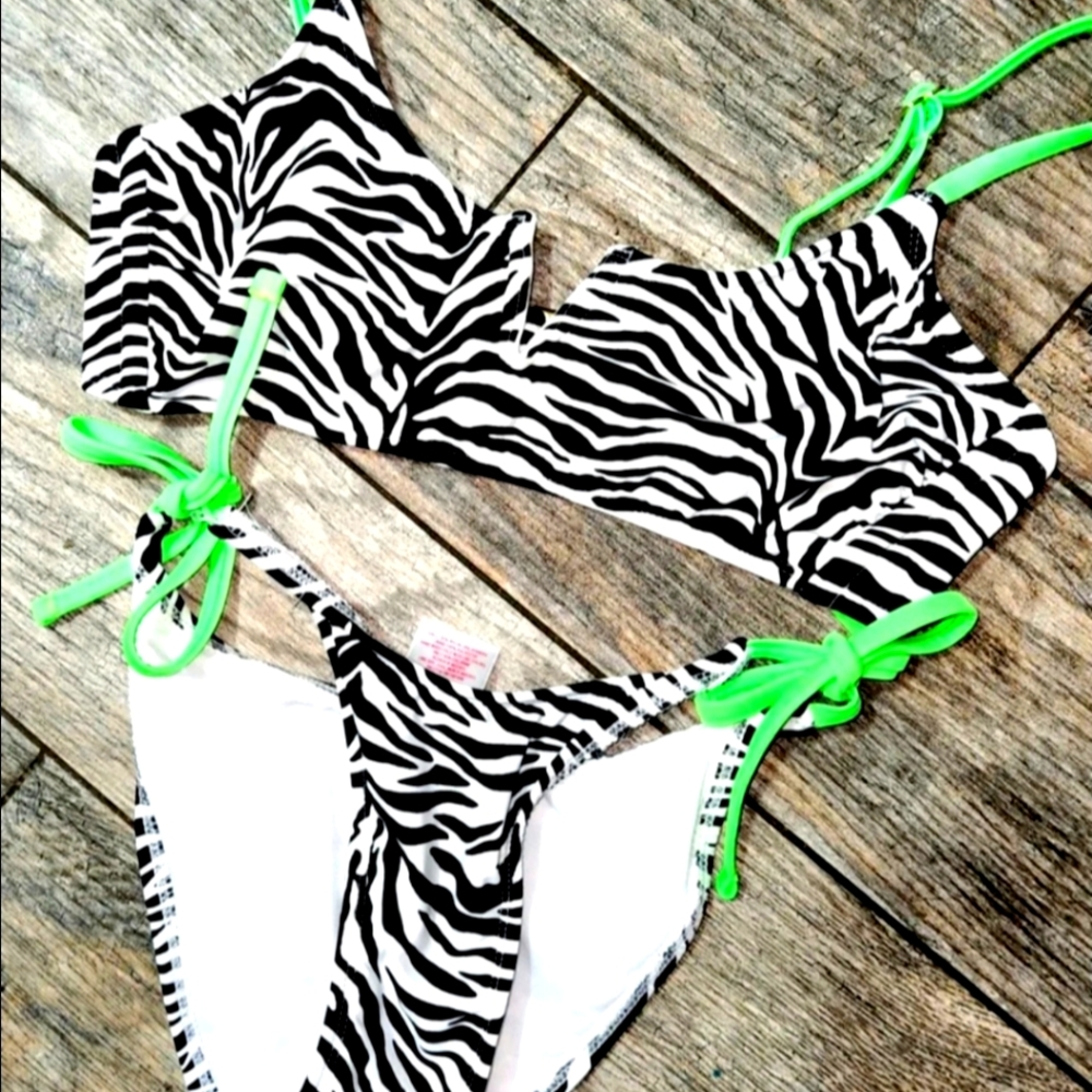 Nwot! ZEBRA BIKINI SMALL $37MSRP